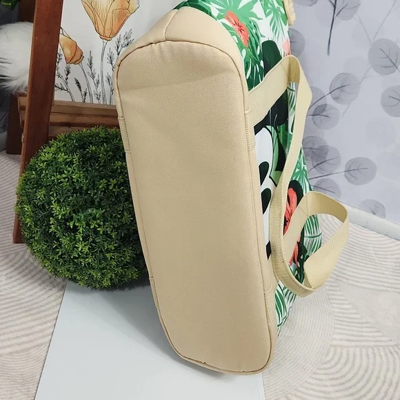 Disney Minnie and Mickey Cooler Tote - Picture 8 of 11